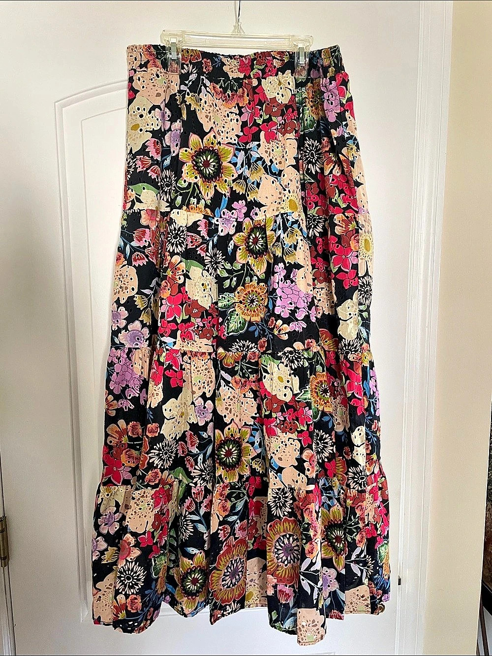 Tahari Floral Maxi Skirt in Black & Pink Size Large NWT